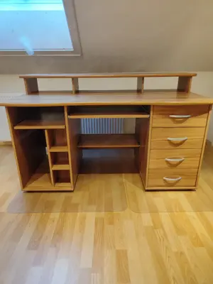 Schreibtisch zu verschenken