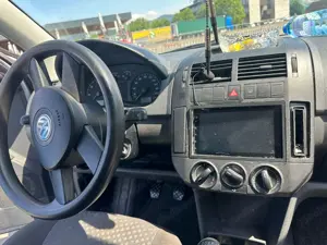 VW Polo 55 Ps 180.000 km tüv bis 07 + 4 Monate Überzug. 