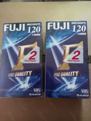 4 leere originalverpakte VHS Kasetten mit je 120 Minuten Bild 3