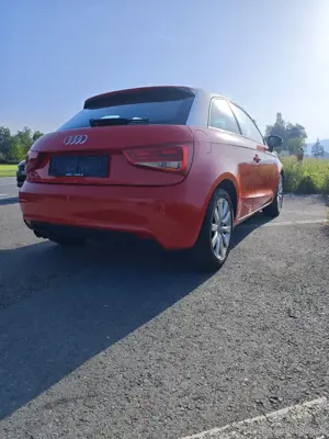 Audi A1 1,4 Turbo Benziner Sportline Bild 2