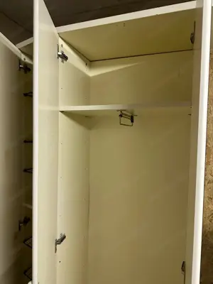 Garderobenschrank Bild 4