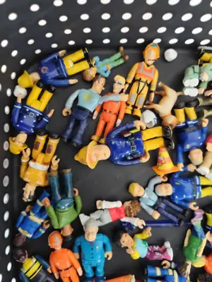 Feuerwehrmann Sam Figuren, Steinschleuder, Rollstuhl  Bild 4