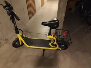 E- Roller, neuwertig günstig zu verkaufen !!!