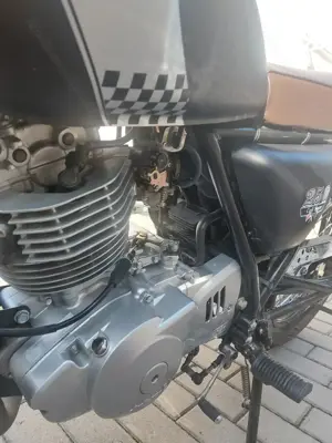 Mash 250 Cafe Racer Bild 4