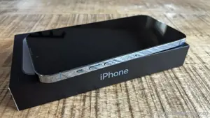 iPhone 13 Pro Max Sierra Blau 128GB + Zubehörpaket Bild 3