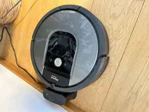 iRobot Roomba 960 Saugroboter mit App Bild 5