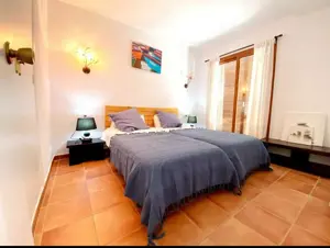 Schöne möblierte Wohnung   1 Schlafzimmer   Sofort verfügbar