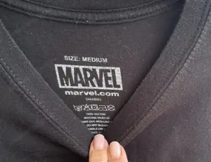 Schwarzes Herren Shirt von Marvel  Bild 2