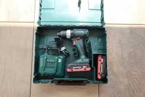 Metabo Akkuschrauber plus 2 Akku zu verkaufen