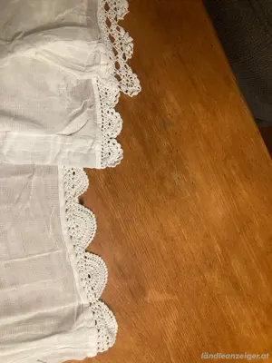 Vorhänge mit gehäkelter Spitze für ca 30 Fenster