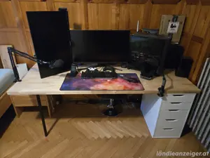 Schreibtisch 
