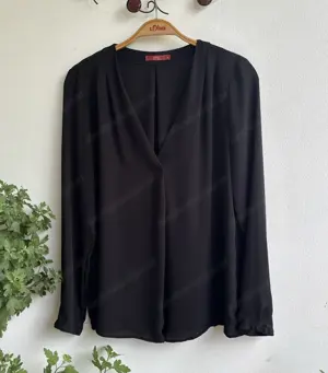 Schwarzes Damen langarm Oberteil von edc