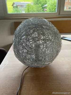 Lampe aus Drahtgeflecht