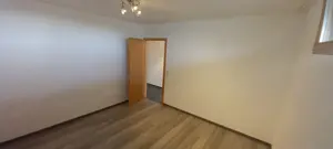 Vermiete 2 Zimmer Wohnung Bild 3