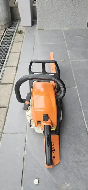 Stihl Profi Kettensäge MS 230 C Bild 2