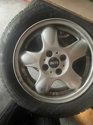 Winterreifen mit Original MINI Alufelgen