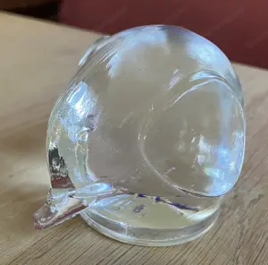 Elefant aus transparenter Glaskugel geschnitten