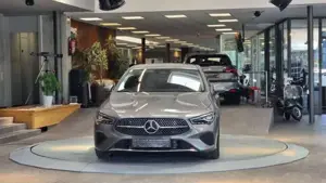 Mercedes-Benz A 180 Bild 2
