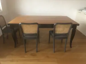 edler Tisch Vollholz 