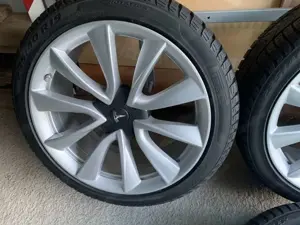 Winterreifen Tesla Modell 3 Bild 4