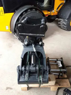Unversalgreifer UG 02 Menzi MUCK Minibagger Bild 3