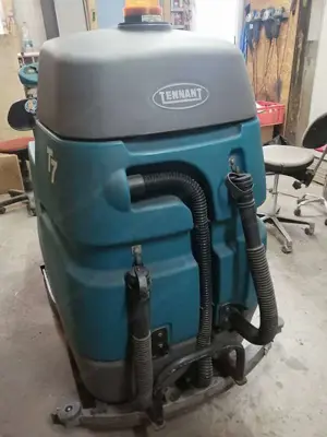 TENNANT Aufsitz-Scheuer-Saugmaschine T7 Bild 4