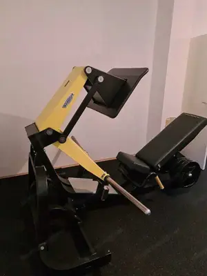 Technogym Pure Strength Leg Press Bild 2