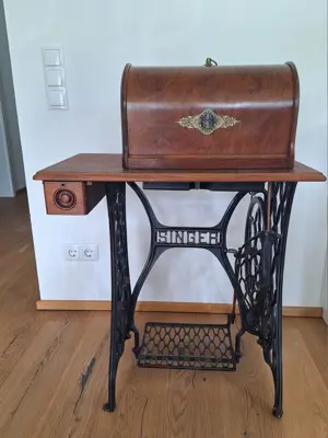 Funktionsfähige "Singer" Nähmaschine