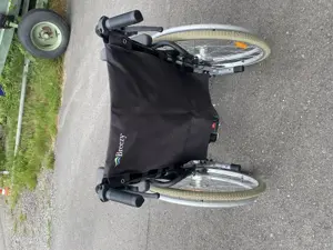 rollstuhl  Bild 2