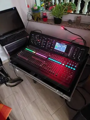 Midas M32 Live