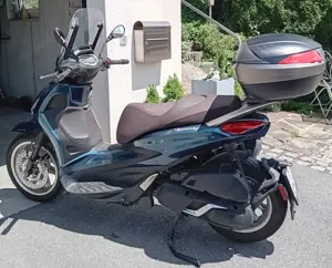Piaggio Beverly 400 Roller Bild 2