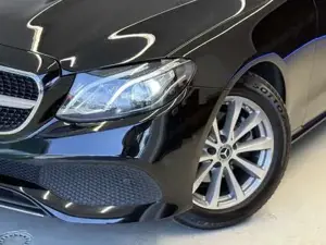 Mercedes-Benz E 220 Bild 2