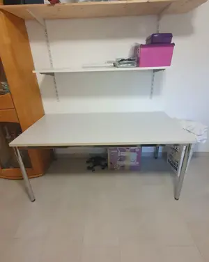 Bürotisch sehr gute Zustand