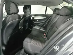 Mercedes-Benz E-Klasse Bild 11