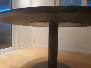 edler Esstisch rund 140cm, schwarz Bild 4