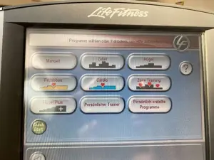 Life Fitness Summit Trainer 95LE mit TV Bild 4