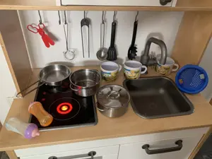 Kinderküche - Duktig - Ikea - mit Zubehör  Bild 10