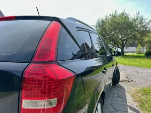 KIA Ceed Kombi  Doppeljackpot    zuverlässig, gepflegt und sparsam Bild 6