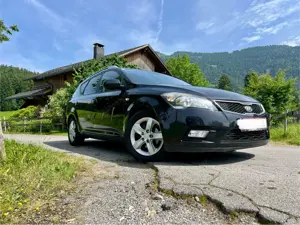 KIA Ceed Kombi  Doppeljackpot    zuverlässig, gepflegt und sparsam Bild 3
