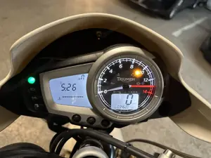 Triumph Street Triple 675 Arrow Naked Bike Bild 4