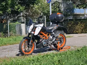 KTM Duke 390 Bj. 2016 garagengepflegt Bild 3