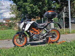 KTM Duke 390 Bj. 2016 garagengepflegt Bild 7