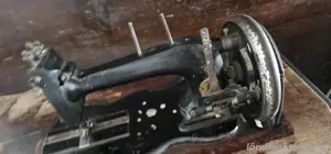 alte Flachschiffnähmaschine Bild 4