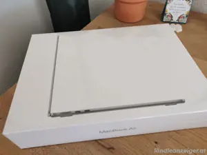 MacBook Air (M2, 13,6", 8GB RAM, 256GB SSD) 