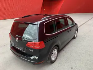 VW Sharan ALLRAD 4Motion 2,0 TDI Kombi   Family Van Bild 2