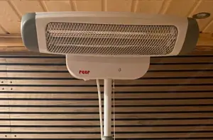 Reer Heizstrahler mit Standfuß   ideal für Wickeltisch oder Bad