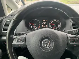 VW Sharan ALLRAD 4Motion 2,0 TDI Kombi   Family Van Bild 9