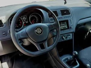 VW Polo (Erstbesitz, EZ 2017), HU bis 04 2026, Frisch ab Service mit Garantie Bild 8