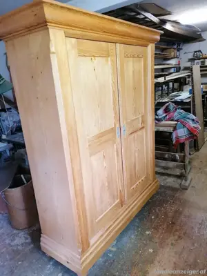 Schrank alt schön antik  Bild 3