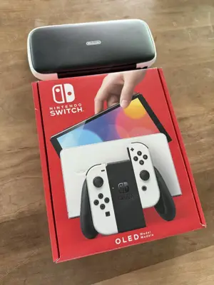 Switch OLED mit 128GB SD Karte Hülle (neuwertiger Zustand)